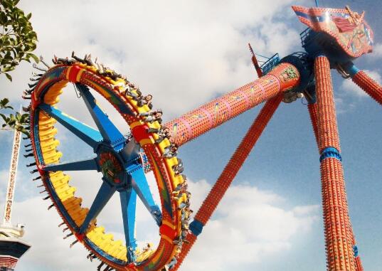 Giant Pendulum Rides